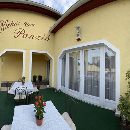 Kiskut Liget Pension Gyor Exterior photo