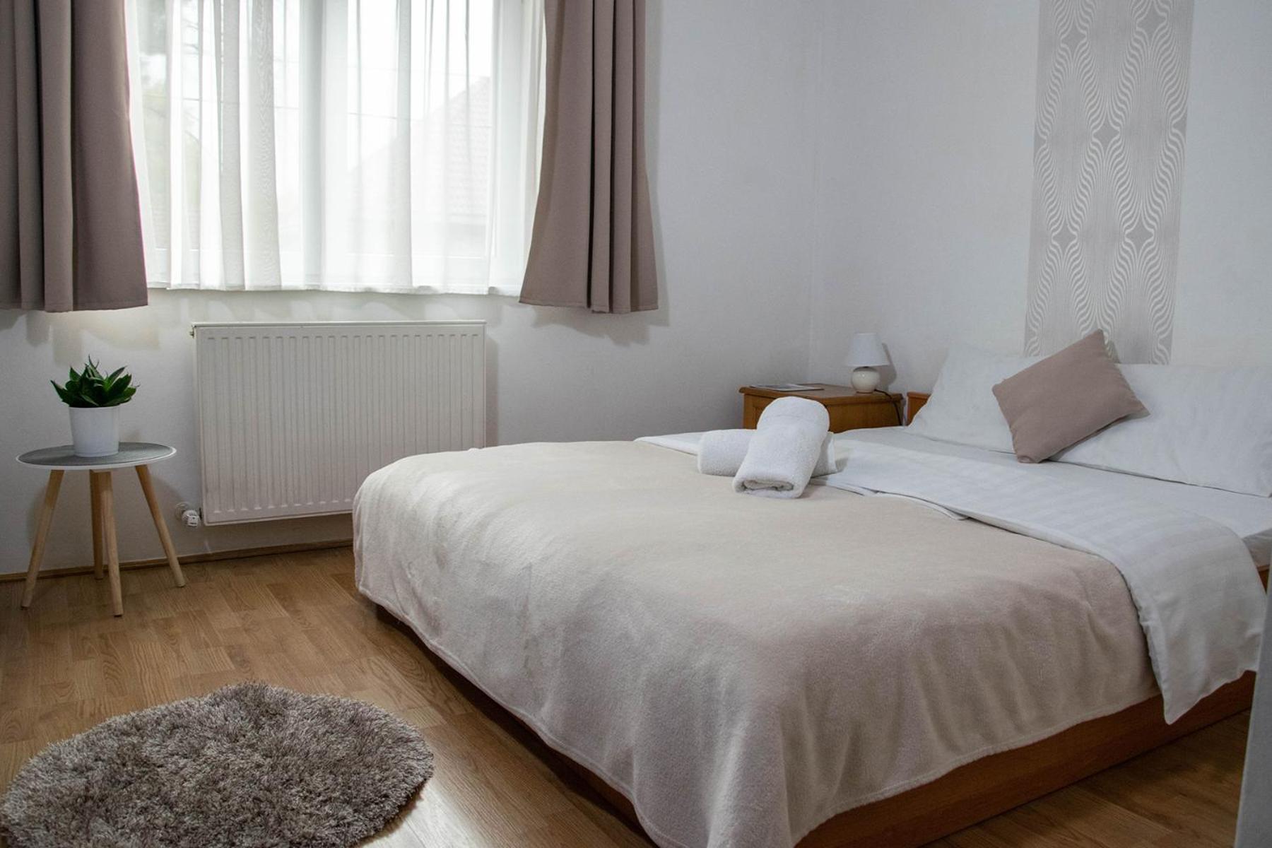 Kiskut Liget Pension Gyor Exterior photo